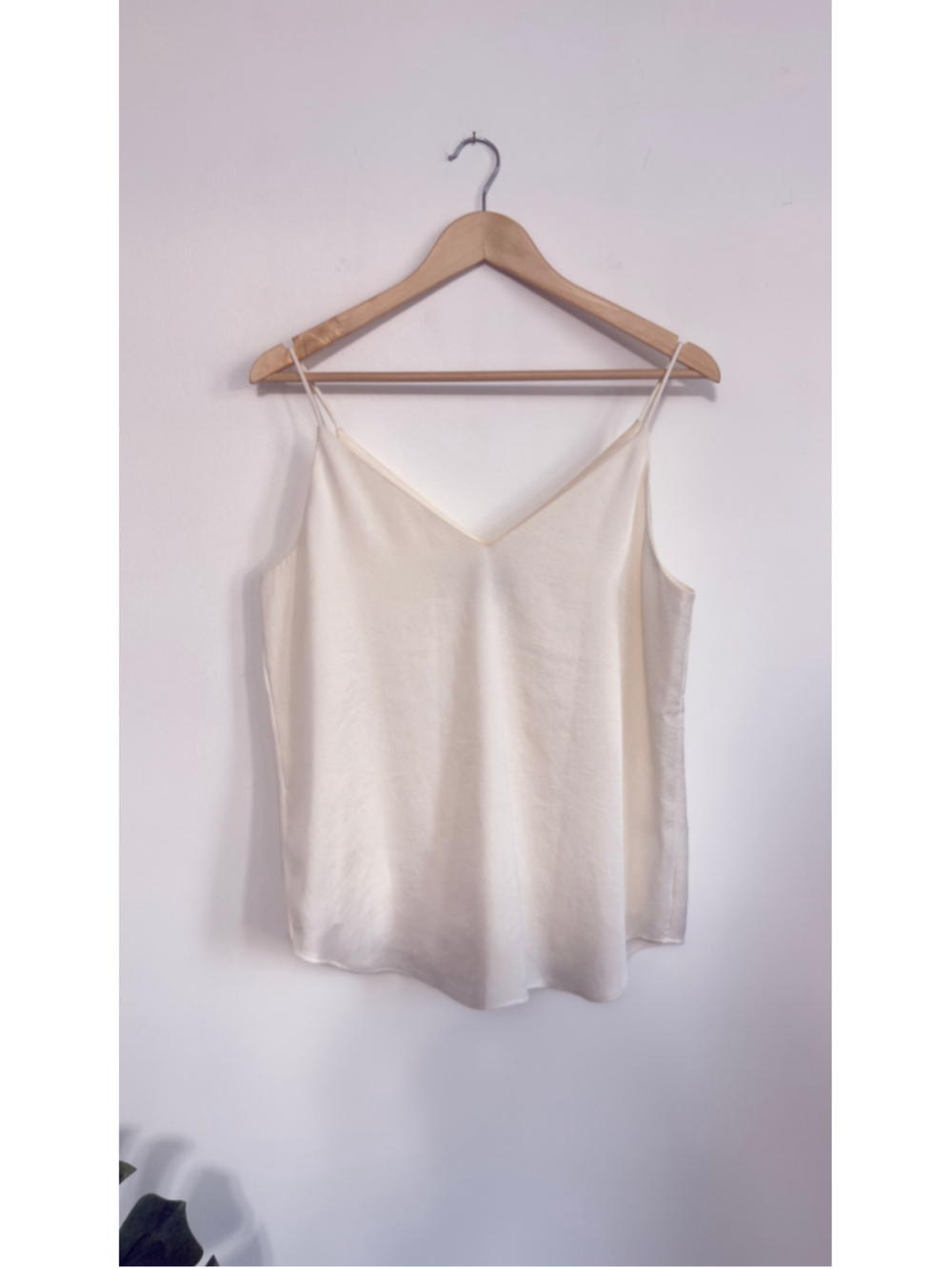 Express White V-Neck Cami Tank Top Size Medium
